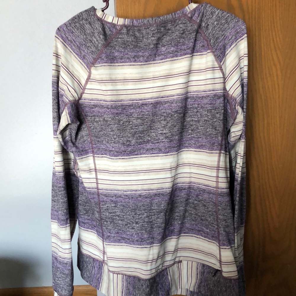 LuLu Lemon Long Sleeve T shirt w thumb holes